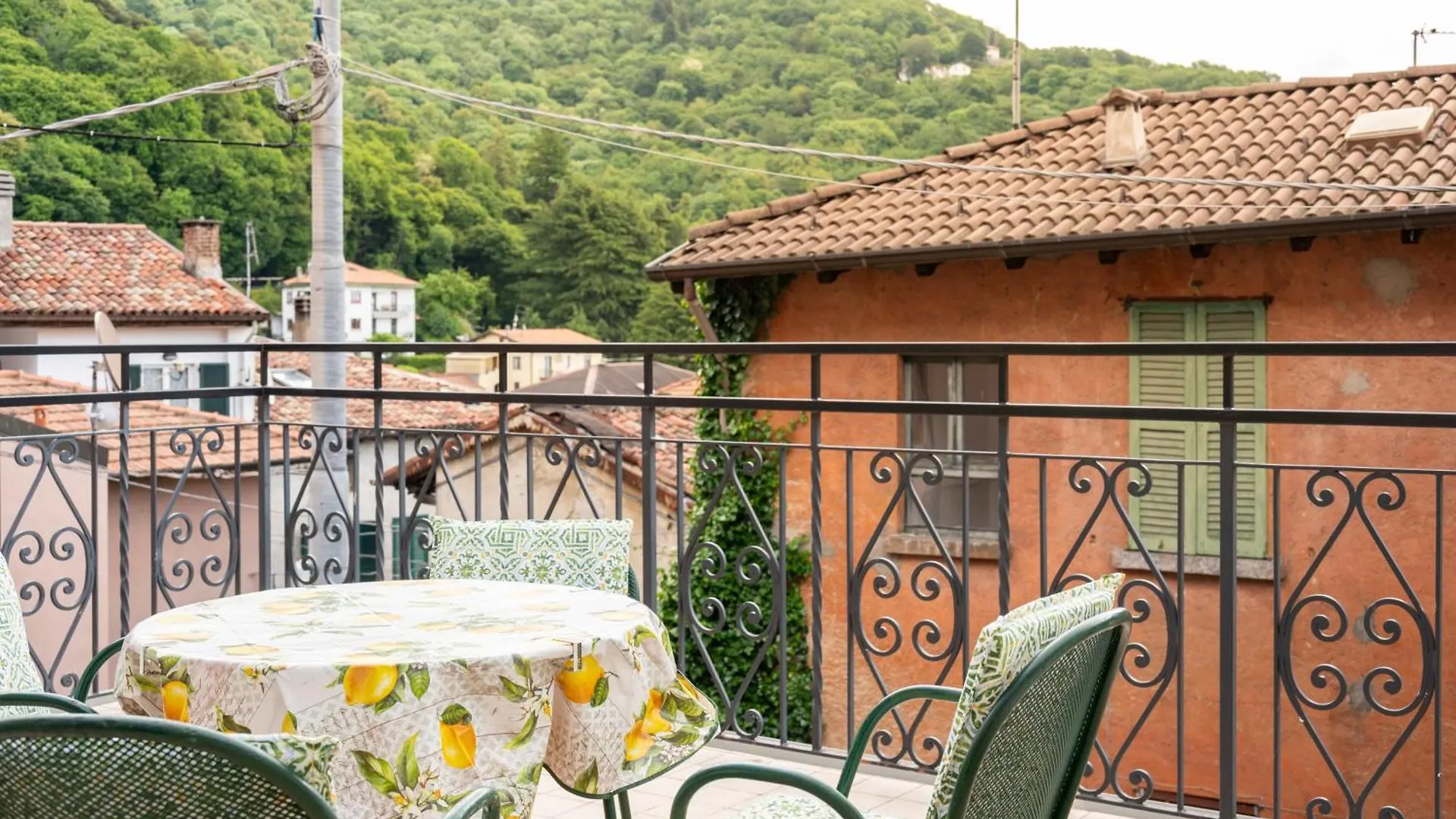 Wellness Holiday Home Brunate Italië